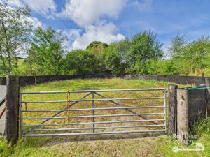 Round Pen- click for photo gallery